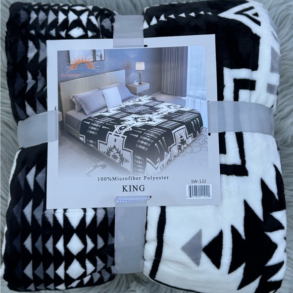 New southwestern print super soft king size flannel blanket Aztec Black white - Picture 2 of 4